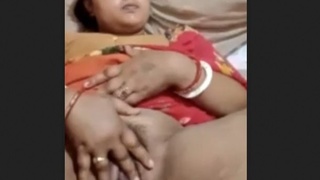 Village woman Bhani indulges in self-pleasure