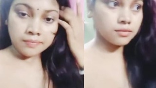 Attractive Bengali woman reveals her breasts for the first time