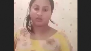 Aroused Bangladeshi woman receives intense oral and manual stimulation