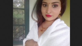 Sultry Indian housewife with stunning breasts