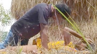 Indian village couple engages in outdoor sex