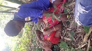 Sexy Odia housewife has outdoor sex