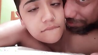 BLUEZAO FAZENDO DUDA HUGNEN GOZAR BEM GOSTOSO GEMENDO DE PRAZER