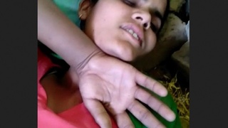 Young black girl experiences outdoor pain