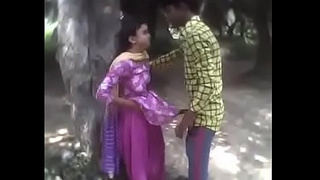 Indian horny couple engages in outdoor sex