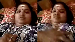 Aunty from Telugu region makes steamy video call