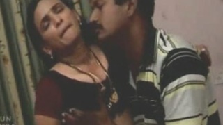 Middle-aged Lucknow aunty gets passionate in steamy encounter