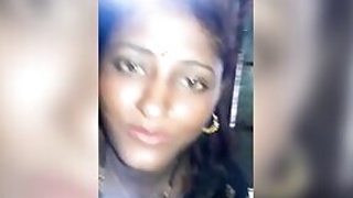Rustic Desi girl shows her pussy and delivers sexual pleasure on camera