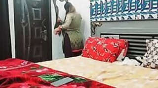 Hot Punjabi XXX wife moans as she gets anally fucked by plump husband Desi