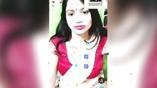 Desi Indian girl takes her outfit off because MMS watchers want to see XXX parts