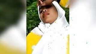 Muslim girl sex in the open air MMS film scandal