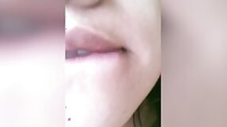 Horny hottie hawt flaunts her naked bumpers on camera