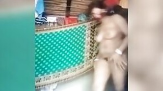 Amateur XXX Bengali actress Budi Desi undresses for music porn video