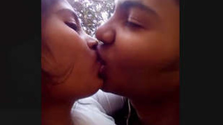 Experience the thrill of unrelenting oral stimulation with a snug enclosure