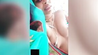 Desi girl is not ashamed to show a guy her naked XXX curves