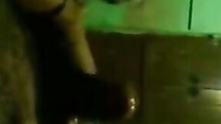 Desi sex clip of Anita, the sexy Indian bhabhi ki chudai!