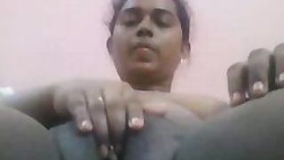 Desi's fat pussy live shows MMC clip