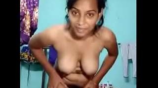 Indian college girl reveals her intimate parts on camera