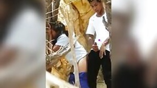 Horny lovers caught having a quickie crawl in the open air at Desi mms video