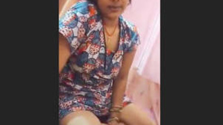 Sensual Indian wife gives oral pleasure