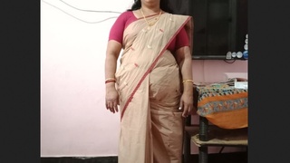 Attractive mature aunt with full figure