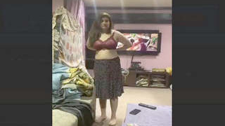 Seductive Pakistani escort performs dance routine