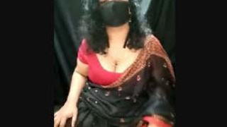 Sultry South Indian wife strips on camera, flaunting her voluptuous buttocks