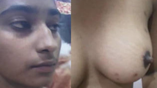 Indian girl gives a sensual blowjob