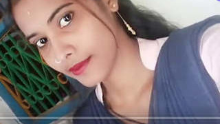 Indian girl strips down to nude