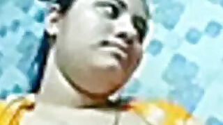 Bangladeshi beautiful girl with big tits in sexy video