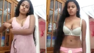 A Lankan girl's seductive pose uncovers her nude form