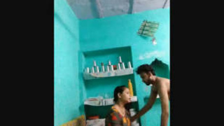 Indian beauty gives a messy oral sex and has intercourse
