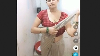 Khusboo Kumari's passionate performance in a couples show