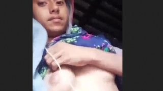 Country girl reveals her breasts in the village