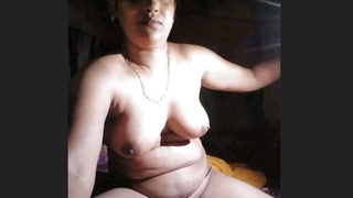 Indian wife films herself without clothes