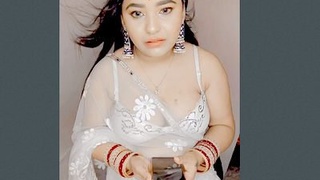 Indian sex model performs a steamy live show