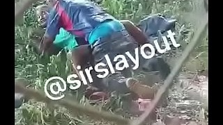 Married woman quickly gives oral pleasure