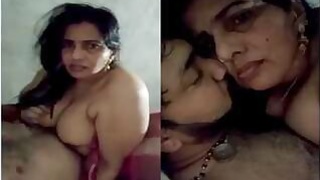 Sexy Fatty Bhabhi Lover's Penis Disposal