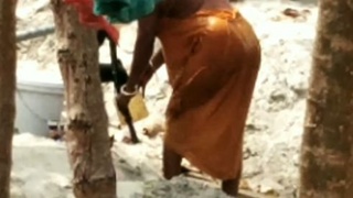 Indian village aunt's open-air bathing experience