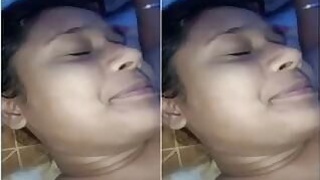 Pretty Girl Records Her Nude Video