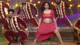 ETV Anchor Varshini's voluptuous belly button moves sensually in a steamy dance recording