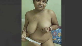 New video of aroused Algerian woman
