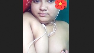 Private video of stunning Bangladeshi woman
