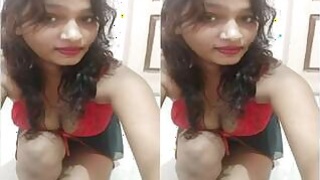 Sexy Sarika Blows Lover