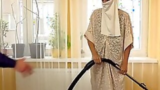 Muslim maid in white guy gets fucked hardcore penetration